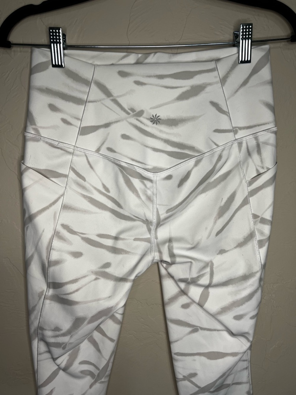 Athleta Salutation Stash Pocket White Light Gray Marble-Print Athletic Leggings - Picture 9 of 11